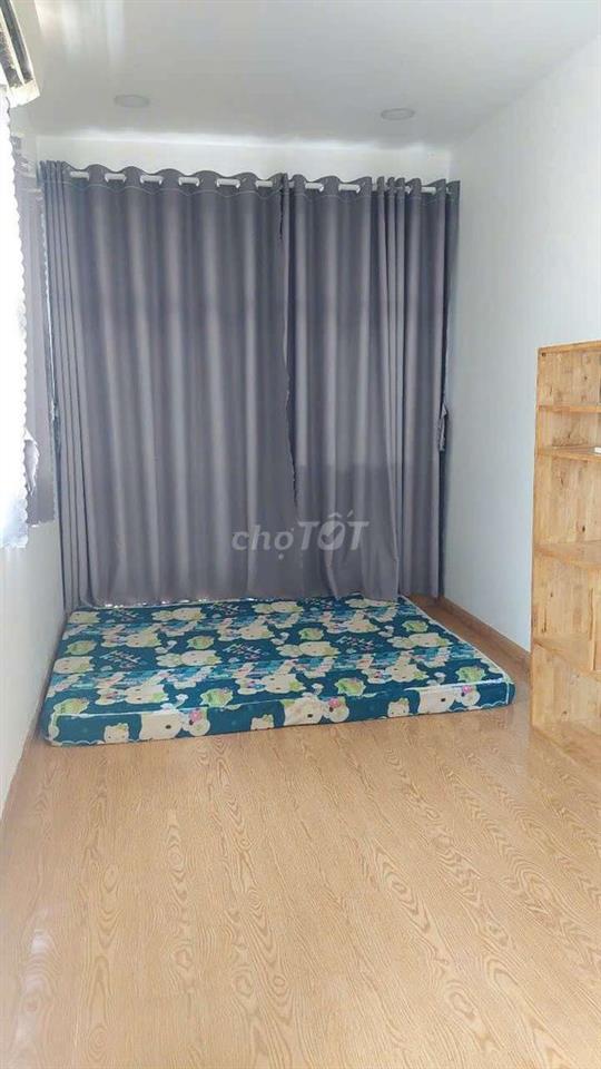 Nguyên căn cho thuê 1t 2l 3pn Võ Văn Kiệt Quận 1. 