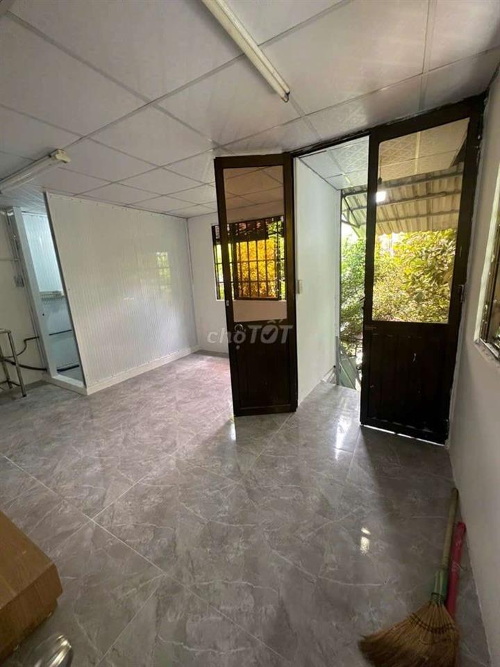 Cho thuê phòng trọ tách bếp Mai Xuân Thưởng Bình Thạnh..