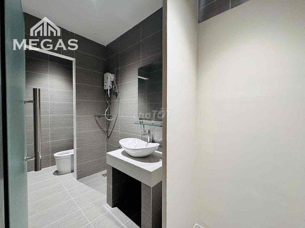 Cho Thuê Chung Cư 2PN Ngay Mặt Tiền Phạm Văn Đồng, Bình Thạnh