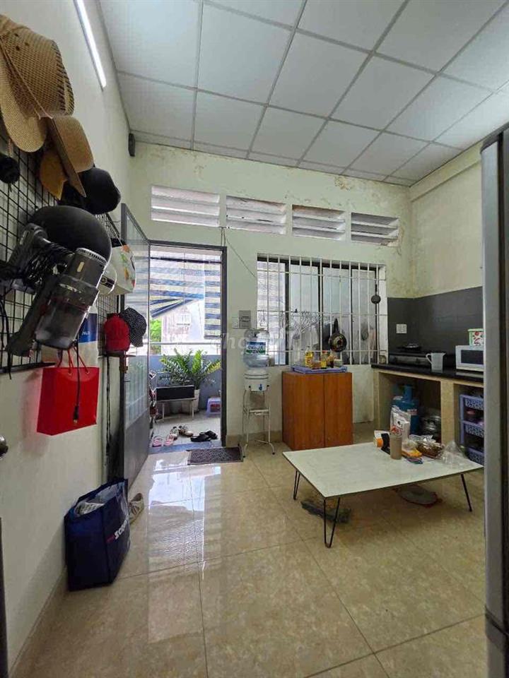 Chung Cư Cũ Rộng 70M2 Cách ĐH Văn Lang CS3 1,5Km Có 2 Mặt Ban Công