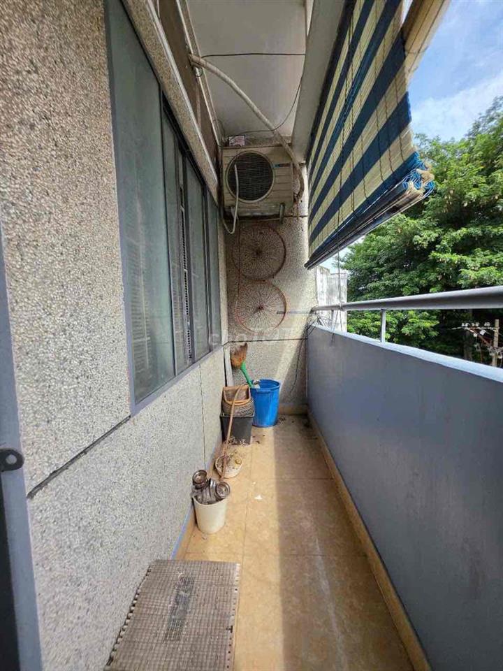 Chung Cư Cũ Rộng 70M2 Cách ĐH Văn Lang CS3 1,5Km Có 2 Mặt Ban Công
