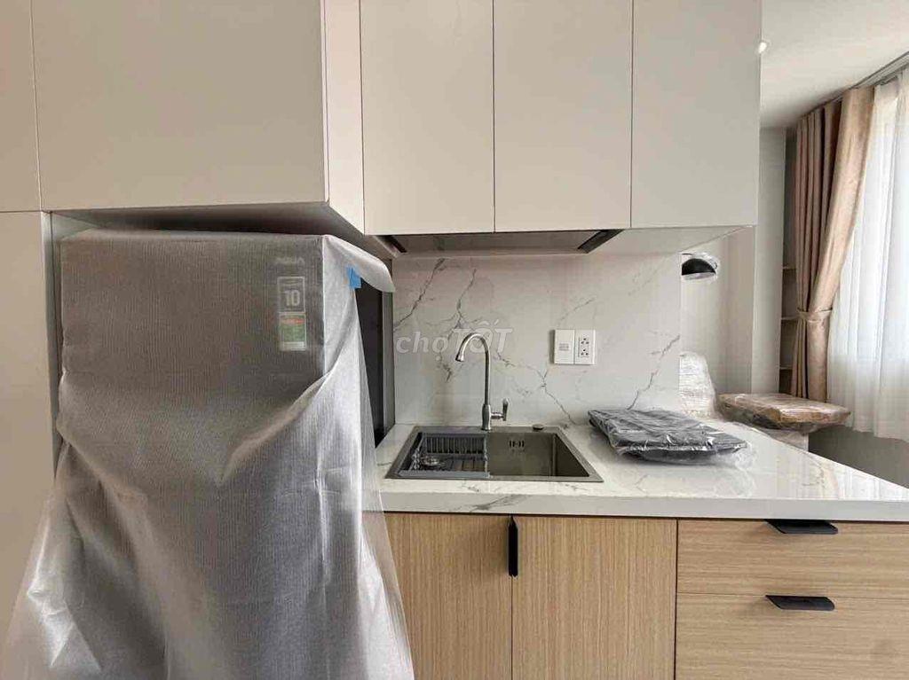 Căn hộ tách bếp ban công vừa khai trương
