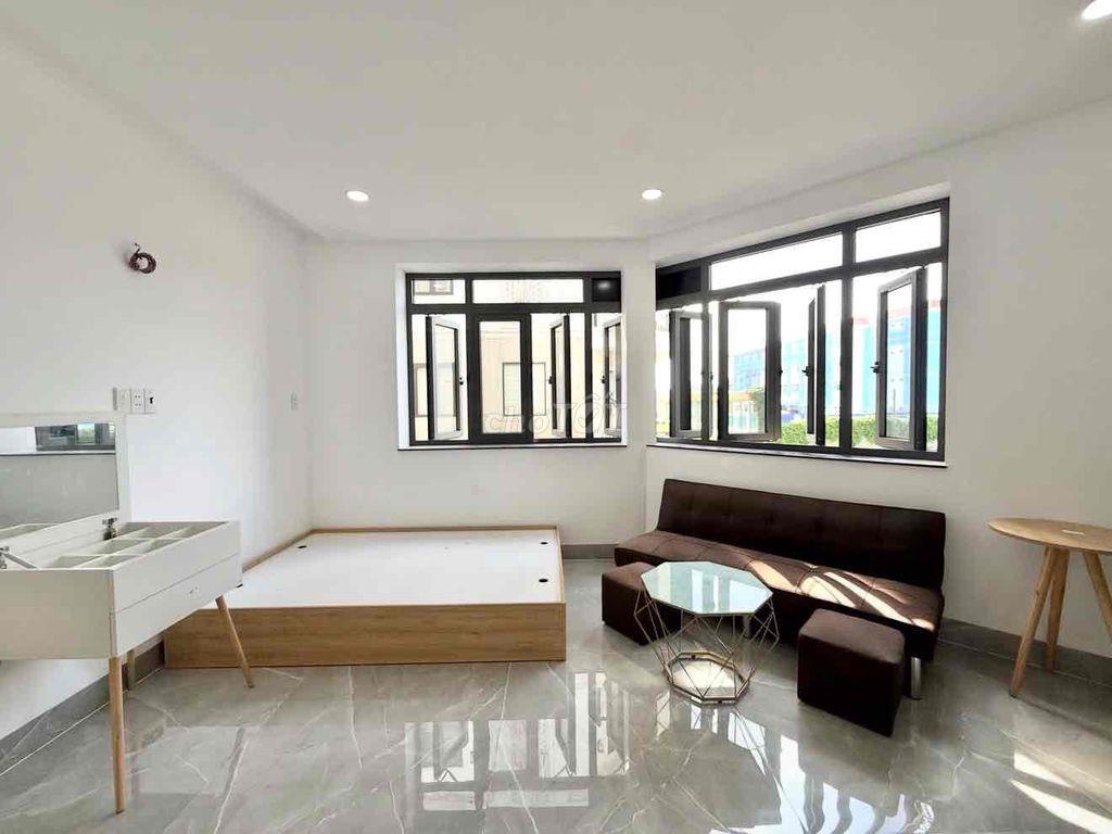 CĂN HỘ STUDIO RỘNG NHIỀU CỬA SỔ NGAY IUH
