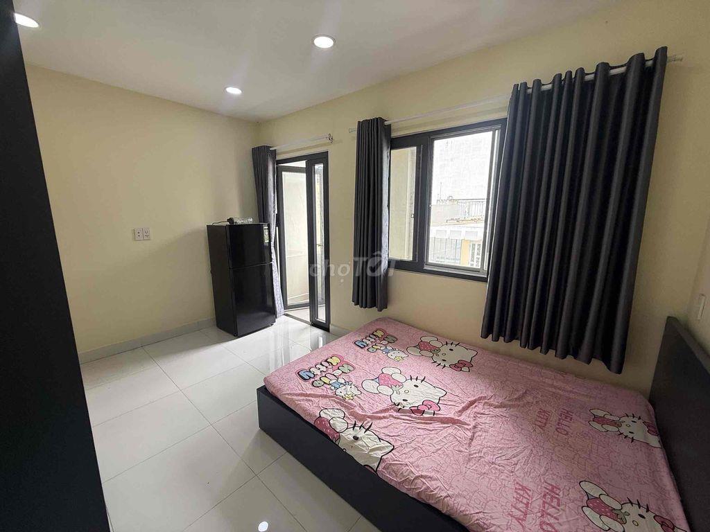 PHÒNG STUDIO BAN CÔNG GẦN Q1