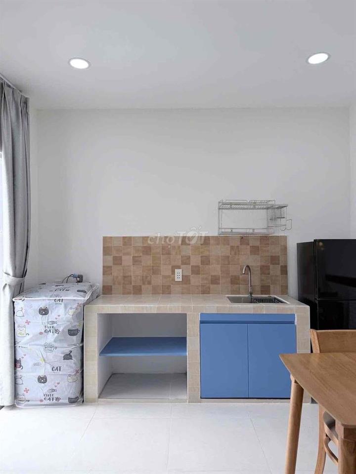 Studio ban công gần Hàng xanh