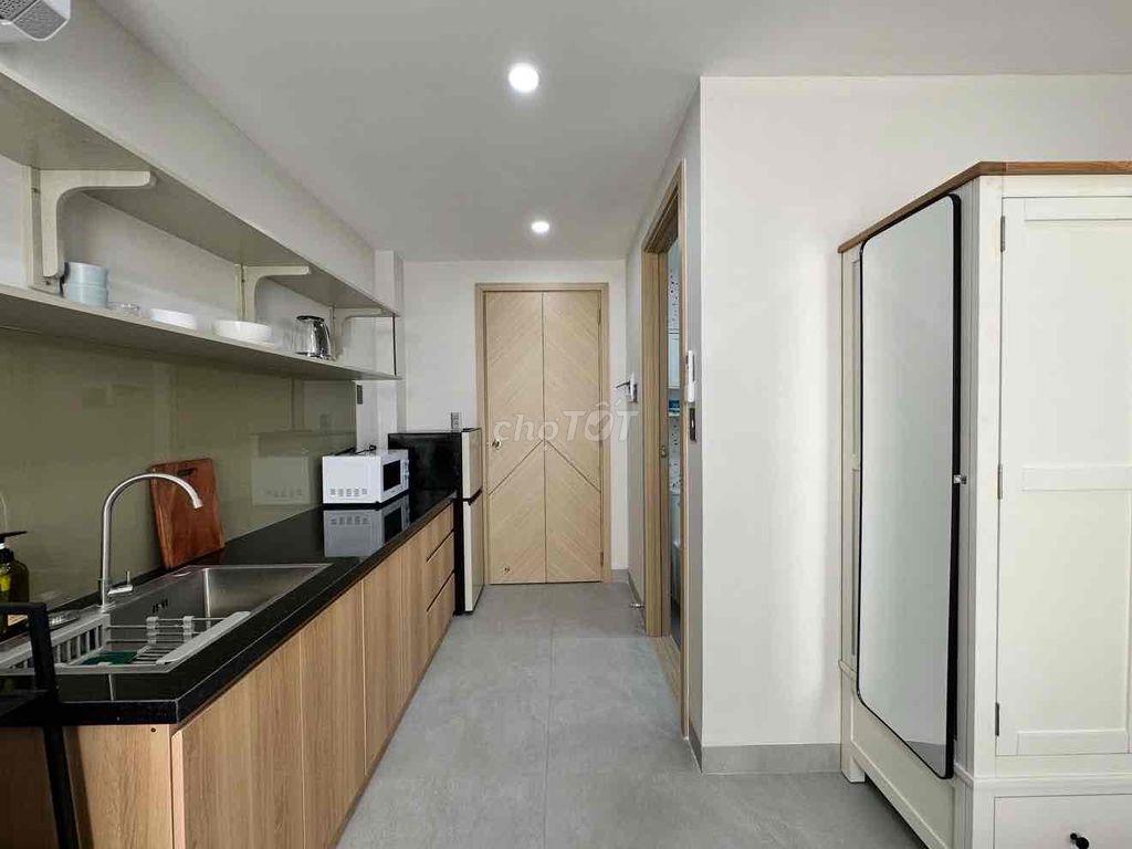 STUDIO CỬA SỔ TO NGAY HUTECH