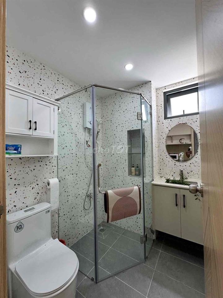 STUDIO CỬA SỔ TO NGAY HUTECH