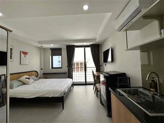 STUDIO CỬA SỔ TO NGAY HUTECH