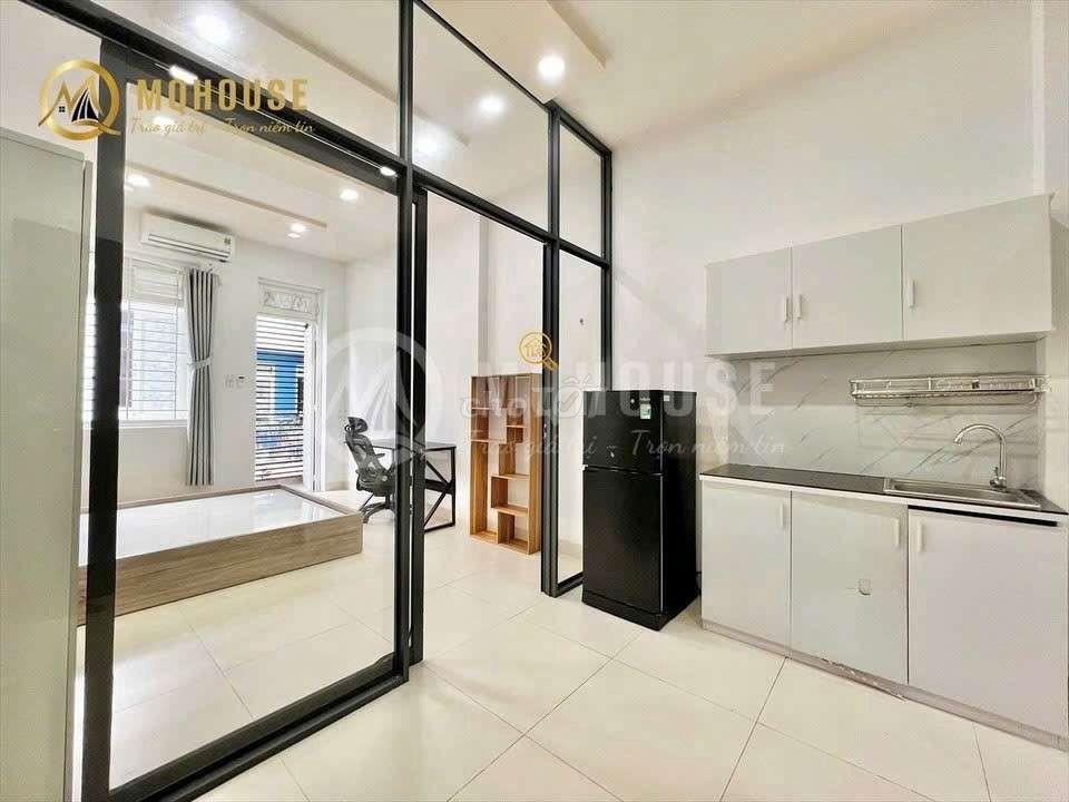 🏡 Cho Thuê CH 1PN Gần Hàng Xanh - Ban Công Riêng - Tách Bếp 40m²