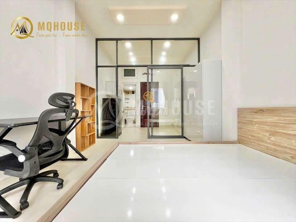 🏡 Cho Thuê CH 1PN Gần Hàng Xanh - Ban Công Riêng - Tách Bếp 40m²