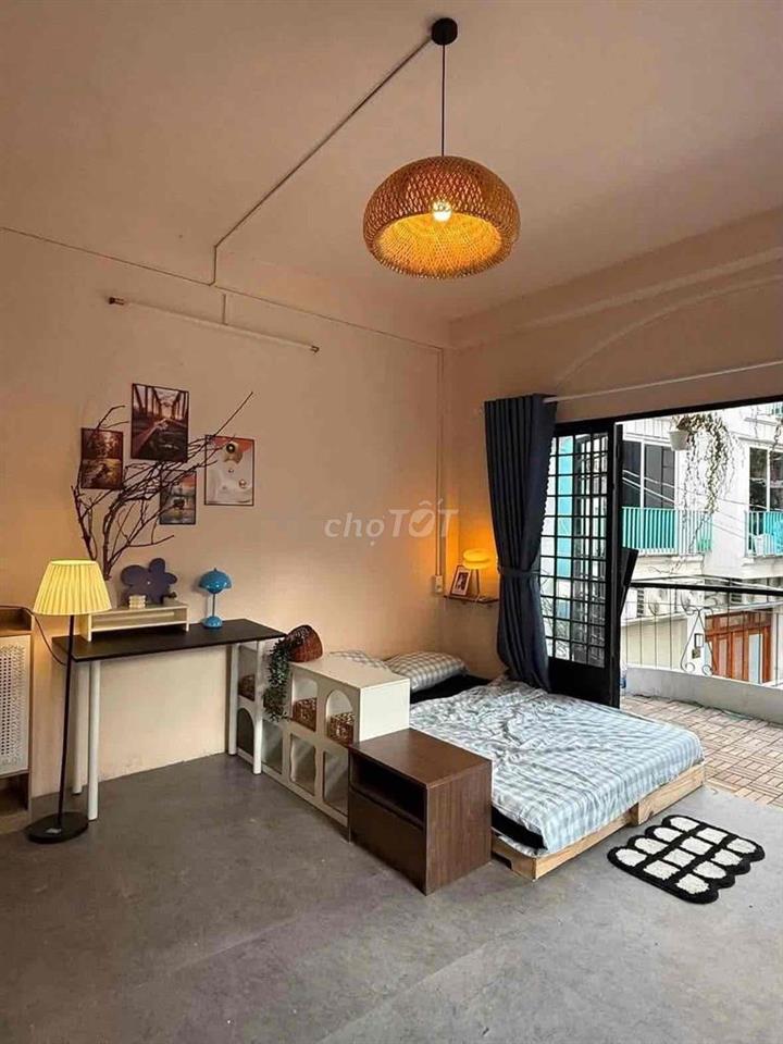 CHO THUÊ PHÒNG TRỌ STUDIO BAN CÔNG-FULL NỘI THẤT-KẾ ĐH VLU