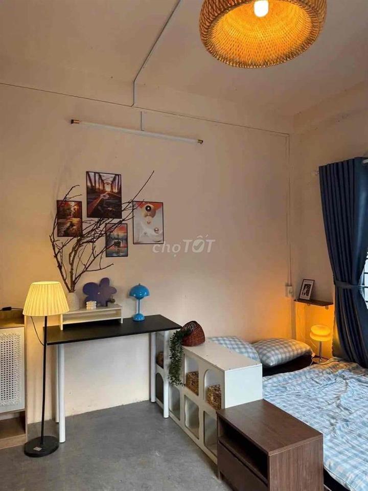 CHO THUÊ PHÒNG TRỌ STUDIO BAN CÔNG-FULL NỘI THẤT-KẾ ĐH VLU