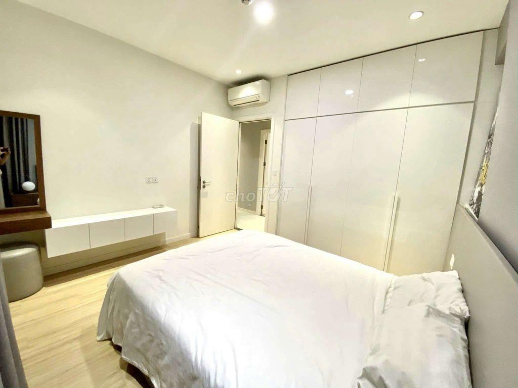 Cho thuê căn hộ 120m2 3PN The Gold View Bến Vân Đồn Q4