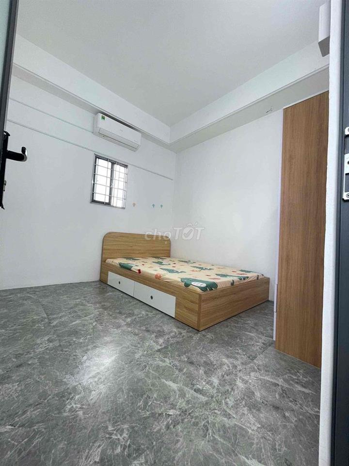 Căn 3PN full nội thất + nhà thang máy + xe đậu ở cổng