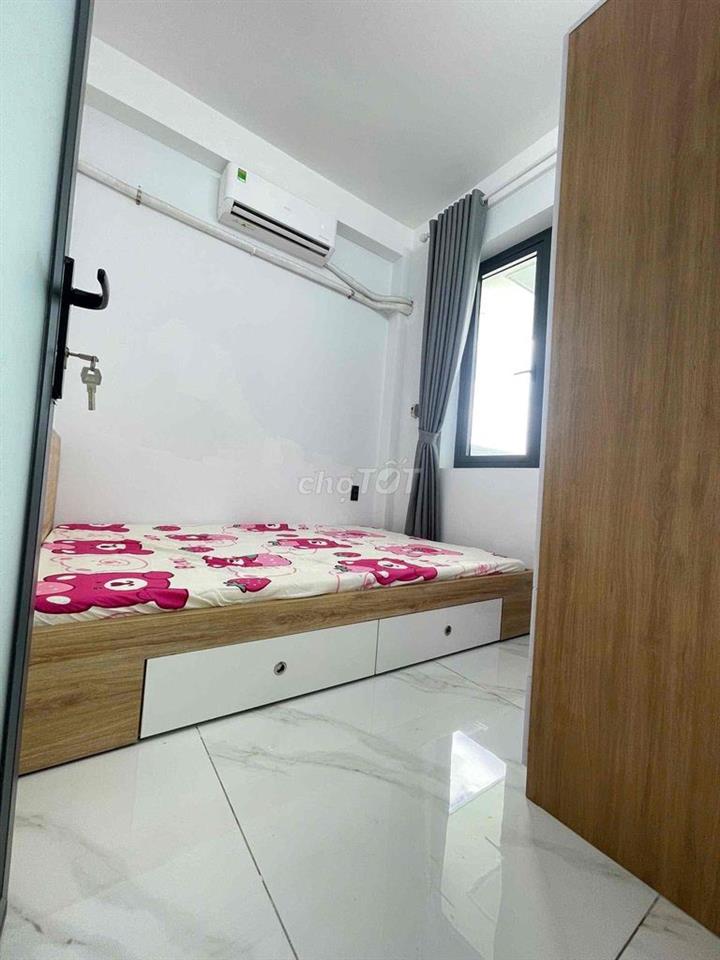 Căn 3PN full nội thất + nhà thang máy + xe đậu ở cổng