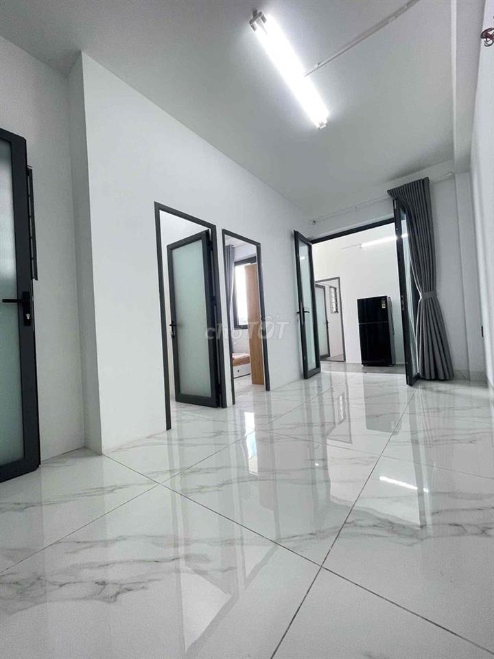 Căn 3PN full nội thất + nhà thang máy + xe đậu ở cổng