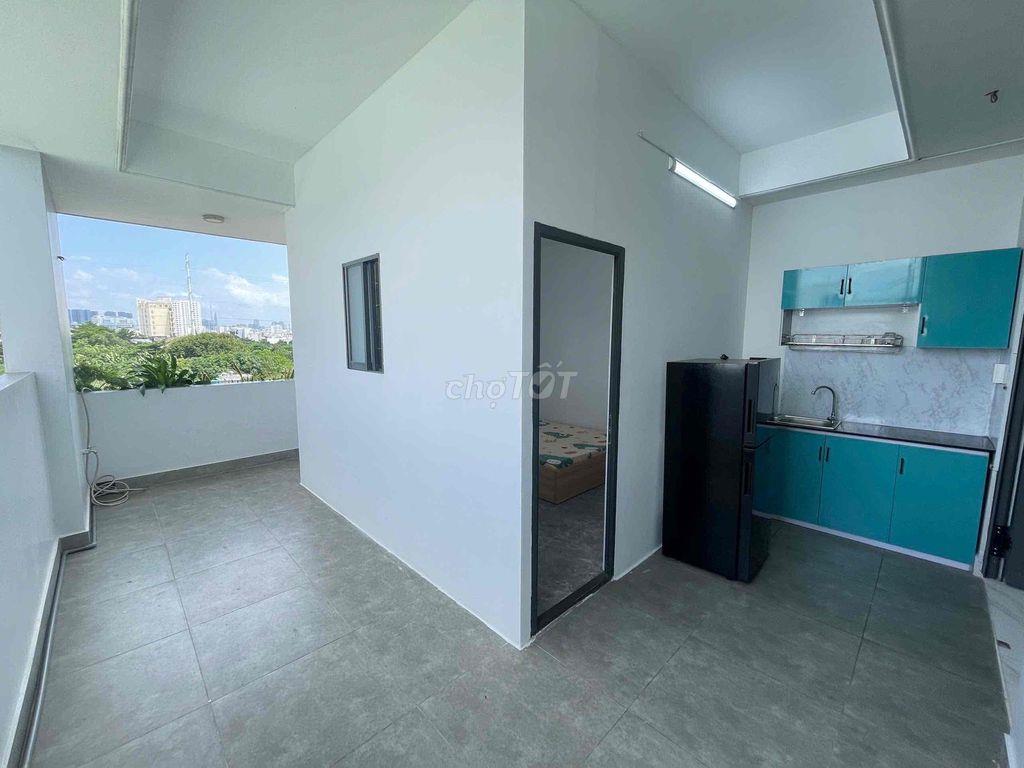 Căn 3PN full nội thất + nhà thang máy + xe đậu ở cổng