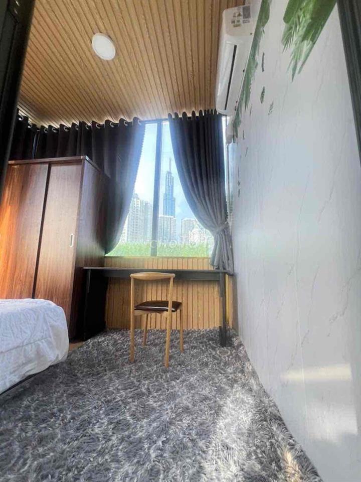 Chính Chủ Cho Thuê Penhouse Lầu 6 2pn 2wc Thang Máy Ful NT Lmark 81 Gi