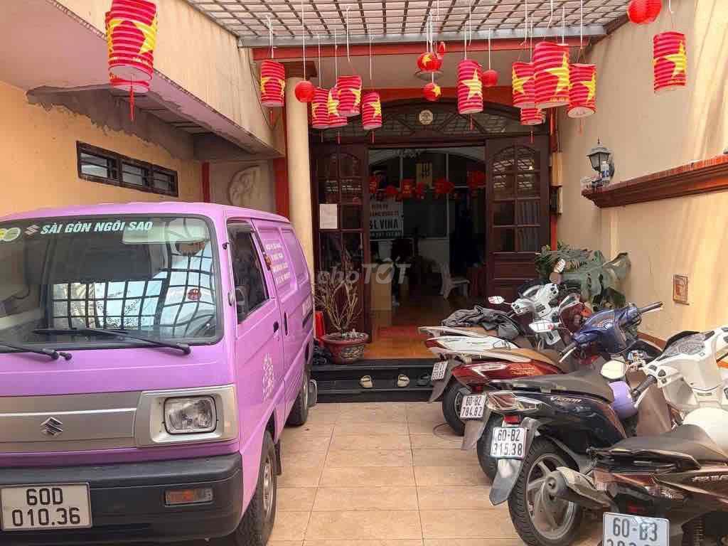 Góc hẻm 113 Hoa Lan, Phường Cầu Kiệu, Quận Phú Nhuận Diện tích: 6 x 8m