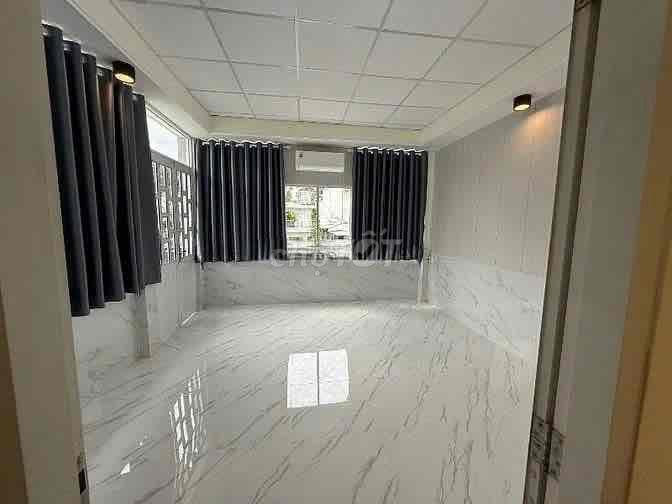 Hẻm 24D Cao Bá Nhạ, P.Nguyễn Cư Trinh, Quận 1 Diện tích: 7x5m Kết cấu: