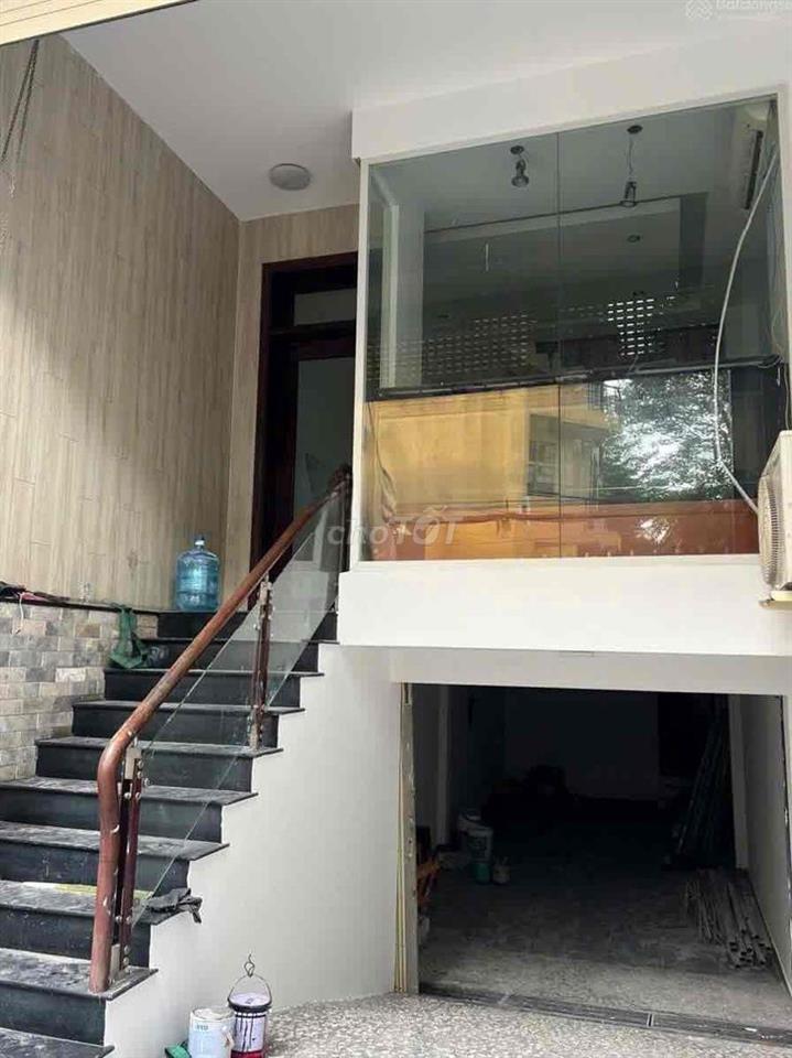 33 Đường số 3, Cư Xá Đô Thành, Quận 3 Diện tích: 4 x 15m Kết cấu: hầm,