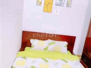 P4,78trTại 430/17 CMT8   ĐT 30m có 2 Cửa Sổ Thoáng mát. Ful nội Thất