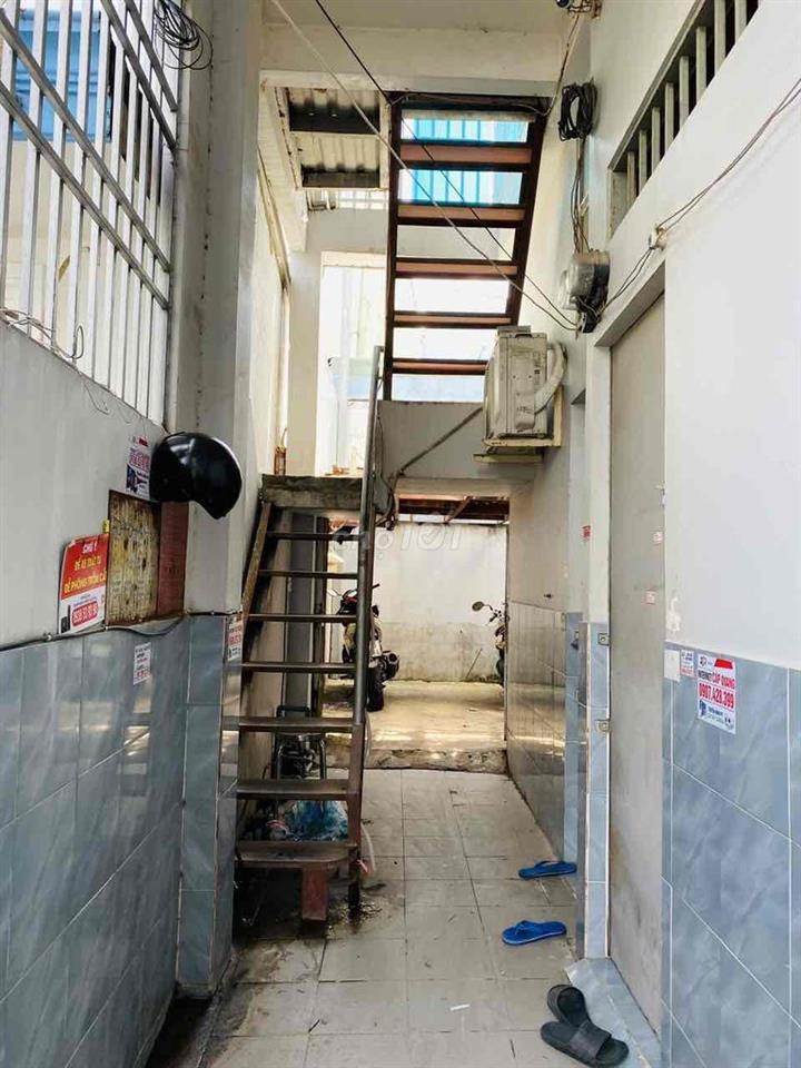 Hiện tại: 9 phòng trọ (trệt + 2 lầu). 9 phòng full thuê cố định trên 3