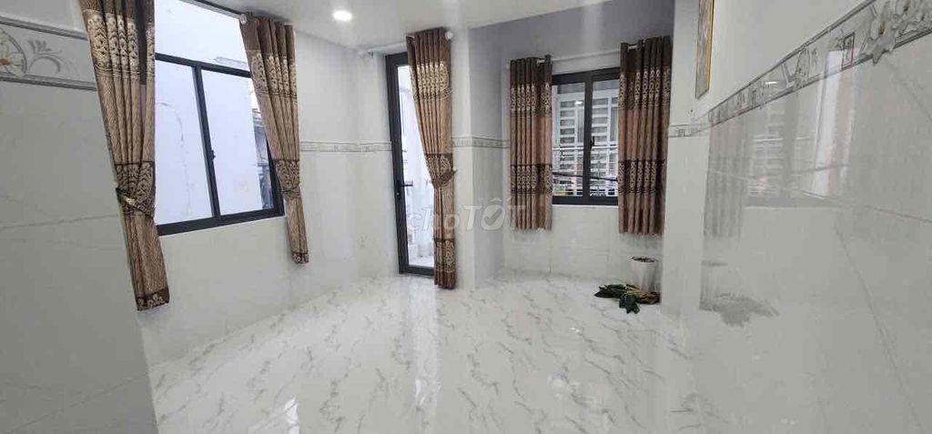 687/59/20 lạc long quân p10 tân bình ( 3,3x6) trệt 2 lầu, 2 pn ,3 wc .
