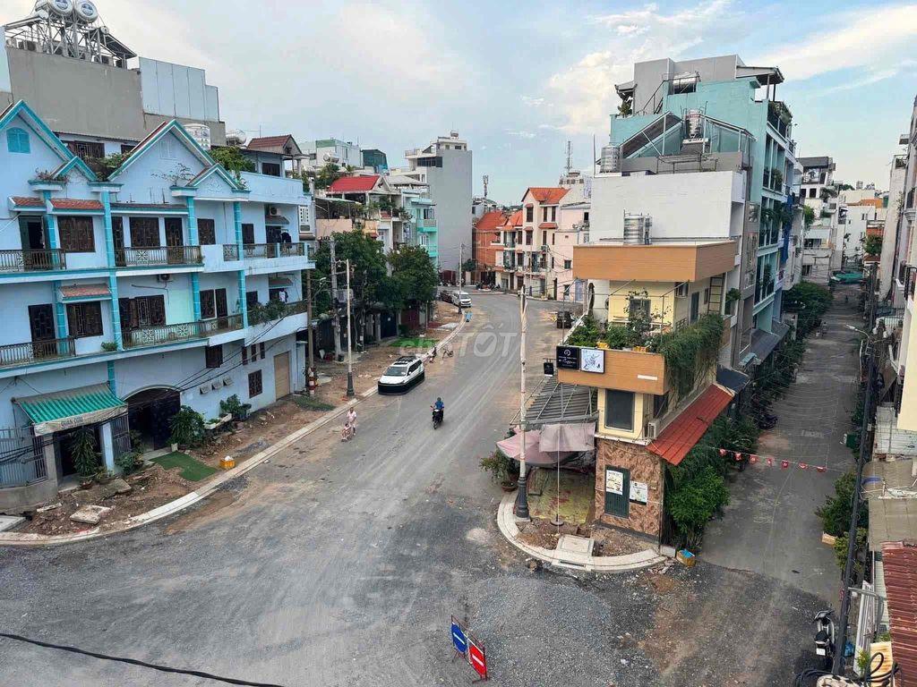 Góc 2MT HXH Cộng Hòa, Phường Tân Sơn Nhất, Quận Tân Bình Diện tích: 5