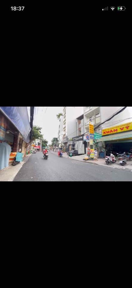 Mặt bằng rộng 25m2 Để xe dưới hầm, lề đường rộng Có nhà vệ sinh riêng,
