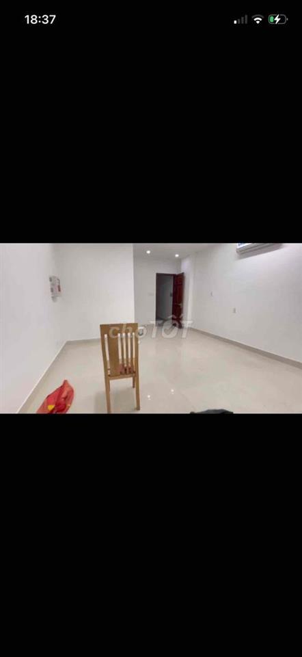 Mặt bằng rộng 25m2 Để xe dưới hầm, lề đường rộng Có nhà vệ sinh riêng,