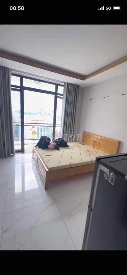 Chính Chủ Cho Thuê Phòng Ban Công Ful NT Thang Máy Nguyên Hồng Giá 6tr