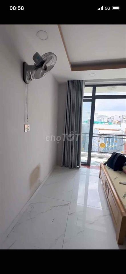 Chính Chủ Cho Thuê Phòng Ban Công Ful NT Thang Máy Nguyên Hồng Giá 6tr
