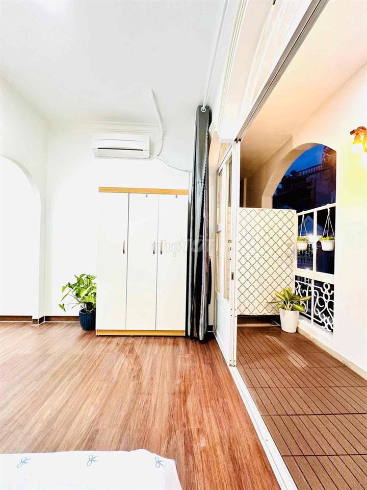 Chính Chủ Cho Thuê Phòng 98F Lê Lai Q.1 Ful NT Ban Công Giá 7,2tr
