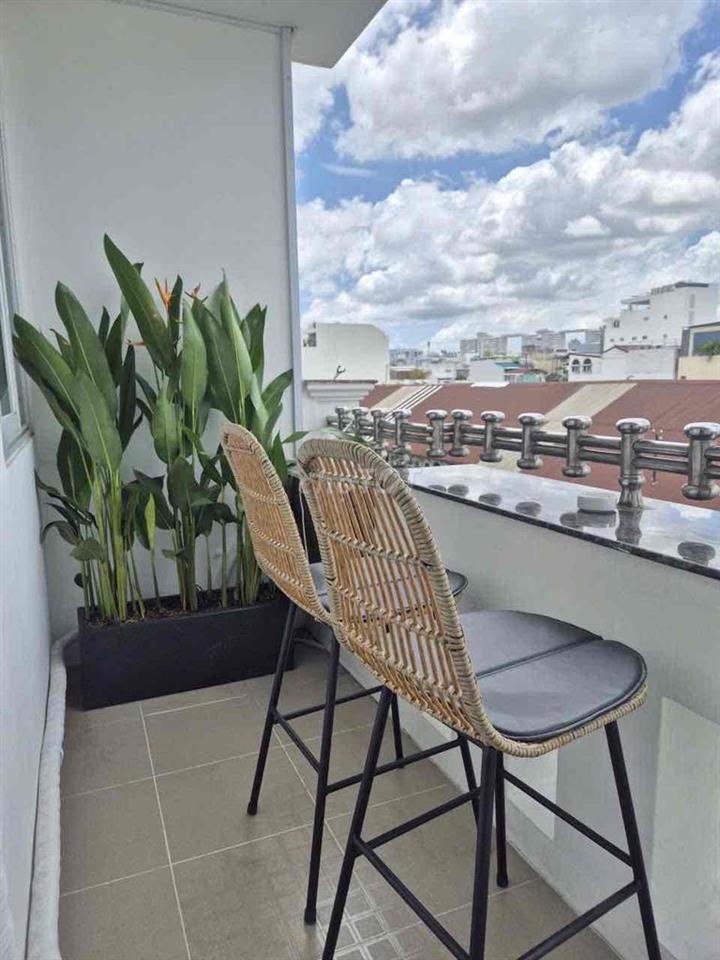 Cho thuê khách sạn MT Trần Hưng Đạo Q5 (đường 2 chiều). - Diện tích: 4