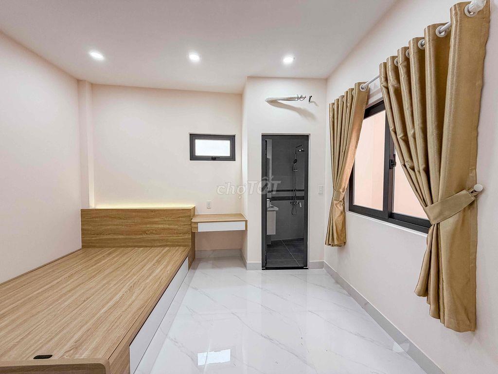 Chính Chủ Cho Thuê Phòng Ban Công Ở 98F Lê Lai Q.1 Ful NT Ạ VIP