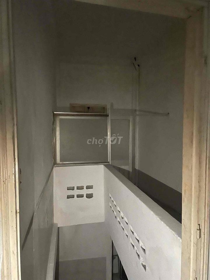 Chính chủ cho thuê nguyên căn nhà mặt tiền với các thông tin sau: -Vị