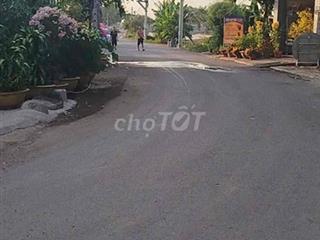 Chính Chủ Cho Thuê Nhà Nguyên Căn Gần Vin SG Park Hóc Môn Giá 9tr Ạ .
