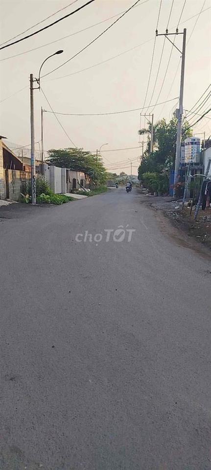 Chính Chủ Cho Thuê Nhà Nguyên Căn Gần Vin SG Park Hóc Môn Giá 9tr Ạ .