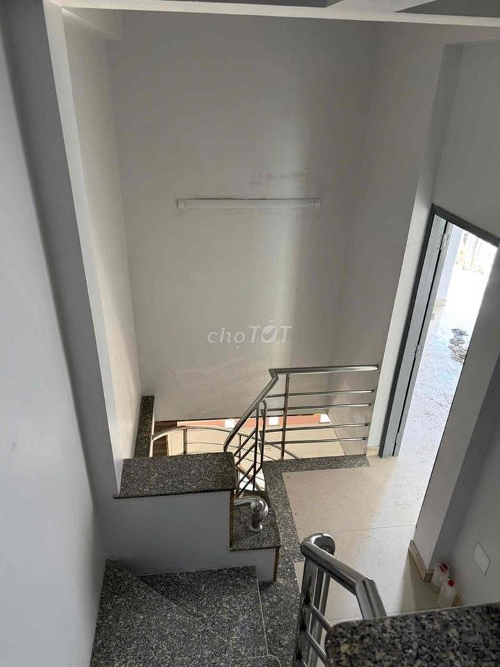 Chính Chủ Cho Thuê Nhà Âu Cơ 5,6x11 Trệt 3L ST 4PN 3WC a 23tr/ tháng,
