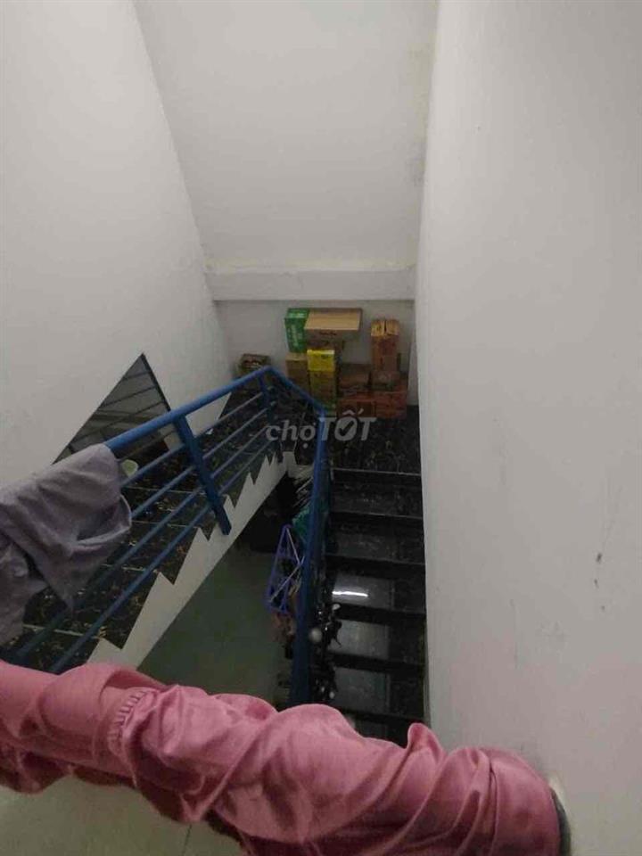 Chính Chủ Cho Thuê Nhà Gần Vin home SG Park 8pn 8wc Giá 10tr Có NT