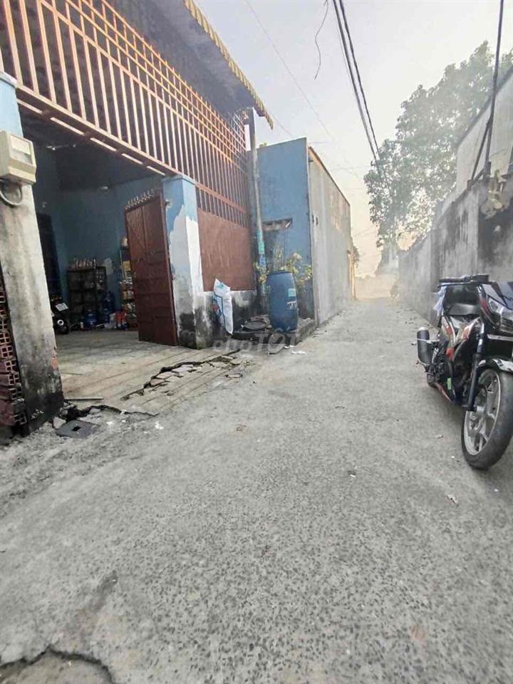 Chính Chủ Cho Thuê Nhà Gần Vin home SG Park 8pn 8wc Giá 10tr Có NT