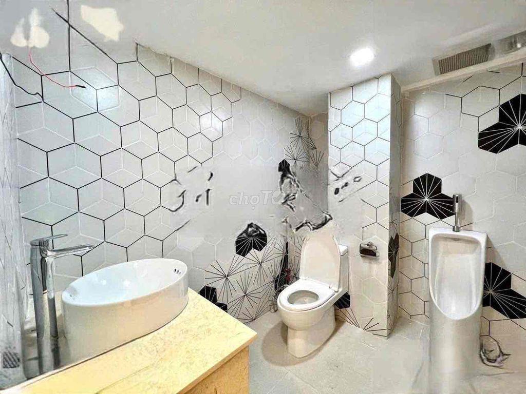 Nguyễn Văn Thủ Q1 Diện tích: 4x25m Kết cấu: trệt lửng 6 lầu TM PCCC 15