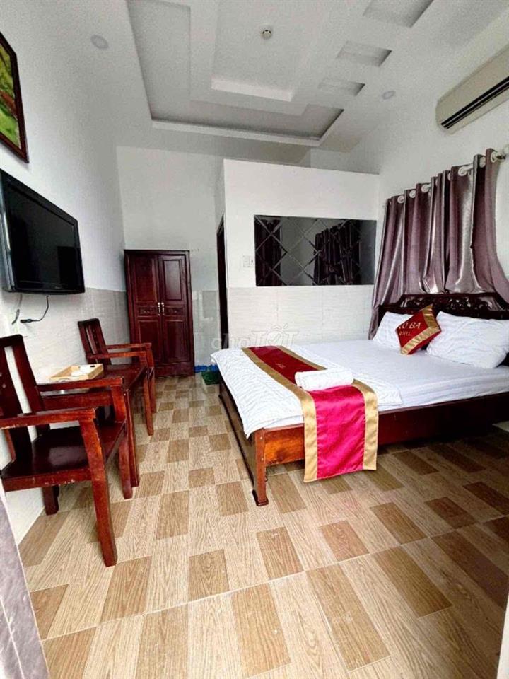 SANG KHÁCH SẠN 24 PHÒNG – VỐN VÀO THẤP, NHẬN KHAI THÁC NGAY  • Mặt tiề