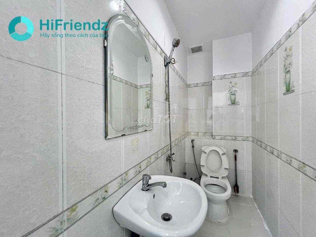 1/10 trống căn Studio tầng thượng 20m2 có ban công lién giá 6tr5 Toà n