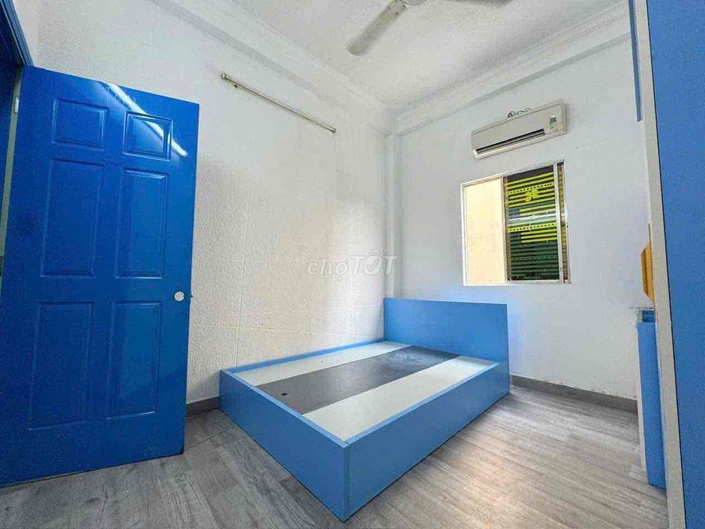 Dang  trống    532B XVNT P25 Bình Thạnh  Nước 100k/ng Phí dv :150k/phò