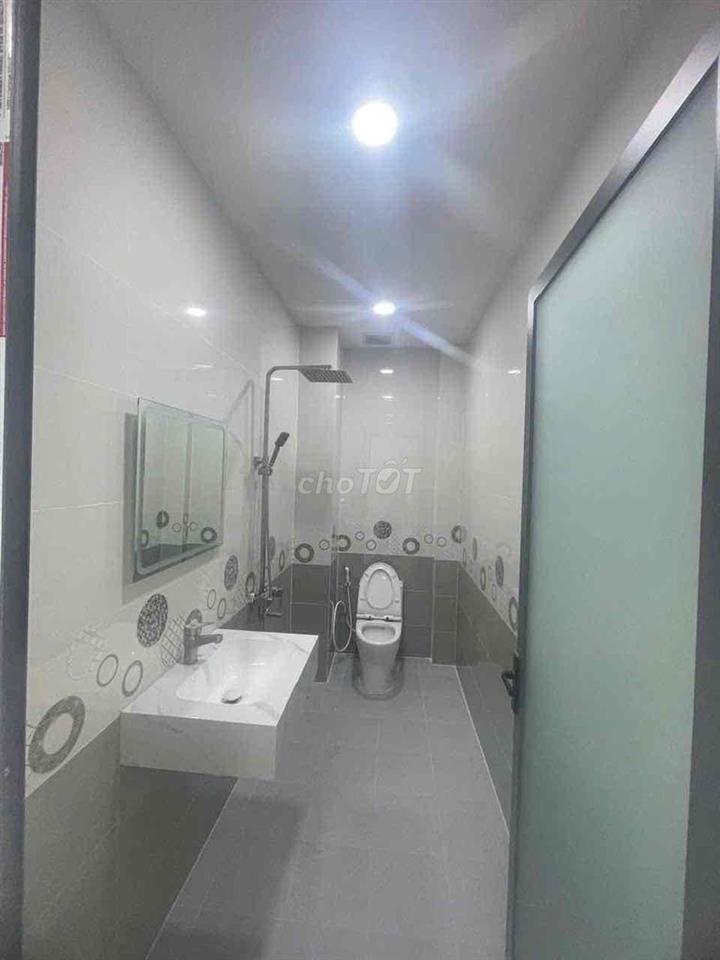 Chính Chủ Cho Thuê Phòng Phạm Thế Hiển Mới Ban Công Nhà Trống 3,5tr Ạ