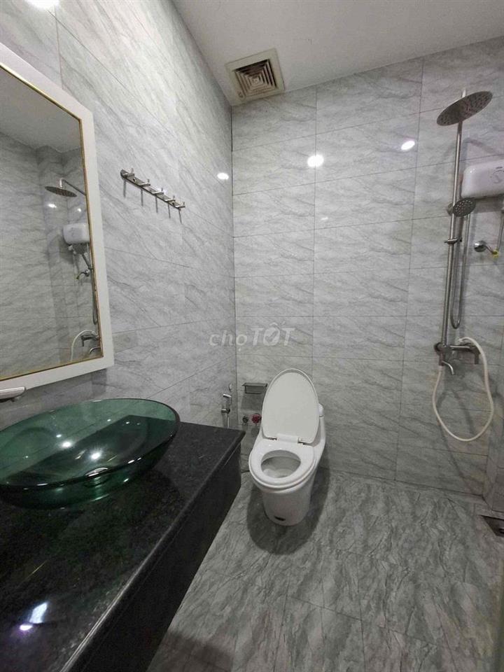 354/6 Võ Văn Kiệt, P. Cô Giang, Quận 1. Phòng 1 giá 8,5tr, trệt, có gá