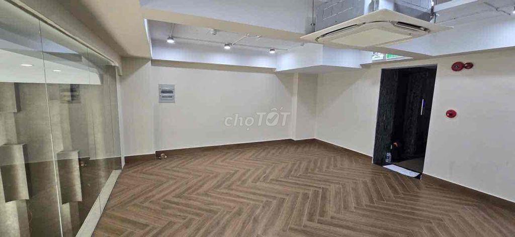 Siêu Phẩm Khách Sạn Hầm 9L 30pn 1mb 1ST 36wc Giá 810tr LH Mình Nha