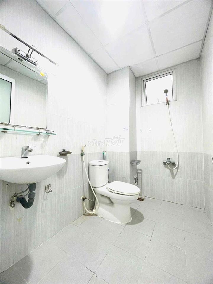Chính Chủ Cho Thuê Phòng Ở 98F Lê Lai Chợ Bến Thành Giá 5,04tr Ạ